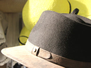 Im Hotsalon Rieger sind handgefertigte und vor allem individuelle Hüte erhältlich.