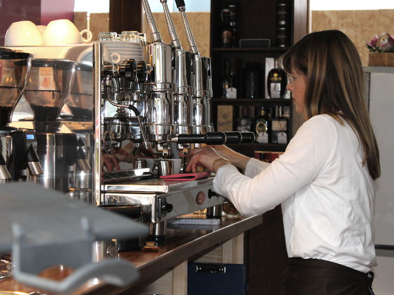 Im Café Jan Cornelius wird der Kaffee mit viel Leidenschaft und Handarbeit zubereitet.