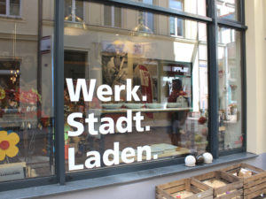 Im Werk.Stadt.Laden. kann man hochwertige Produkte kaufen und damit die Arbeit der Dreescher Werkstätten unterstützen.